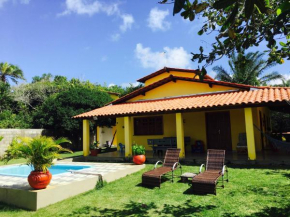 Casa Amarela na praia 15 pessoas